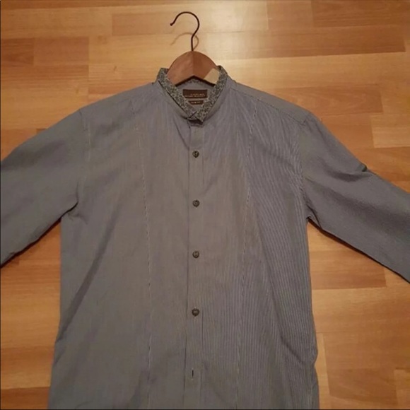 Zara Men’s button up shirt. Very unique collar. - Picture 2 of 3